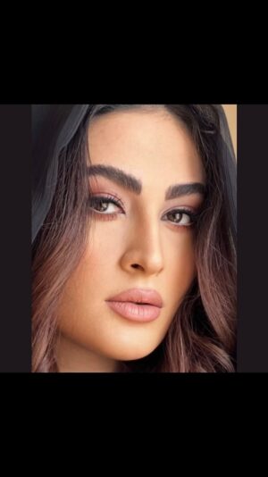 Maryam Momen Instagram - بعضی وقت ها سر یه سری چیزها خیلی اصرار میکنی خیلی غصه میخوری خیلی پافشاری میکنی خیلی چیزها به جون میخری که بشه اما خدا برات برنامه بهتری داره یجوری بهت ثابت میکنه که تو داری اشتباه میکنی کاری میکنه خودت دیگه نخوای‌ میگن کار خداست دیگه ، خدایا شکرت  که هستی و‌همیشه هوامو داری 

.

.

.
@sanaz.janaki :میکاپ خفن

.
@heemes.ir_somita لباس خفن🌸

از زحماتتون ممنونم عزیزای دل من رفقا و همراه همیشگی من