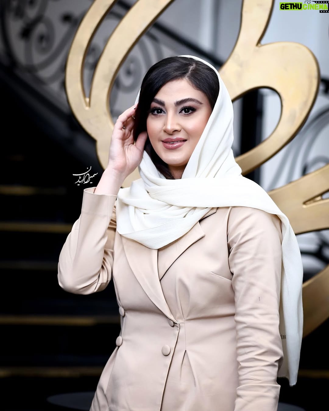 Maryam Momen - 87.5K Likes - جشن حافظ

.

.
Makeup: @sanaz.janaki 
Dress style: @heemes.ir_somita 
رفقای جان من ❤️❤️

عکس از
@sara_a_mrdi 
@samira__asadiyan 

#جشن #حافظ #جشن_حافظ #مریم_مومن