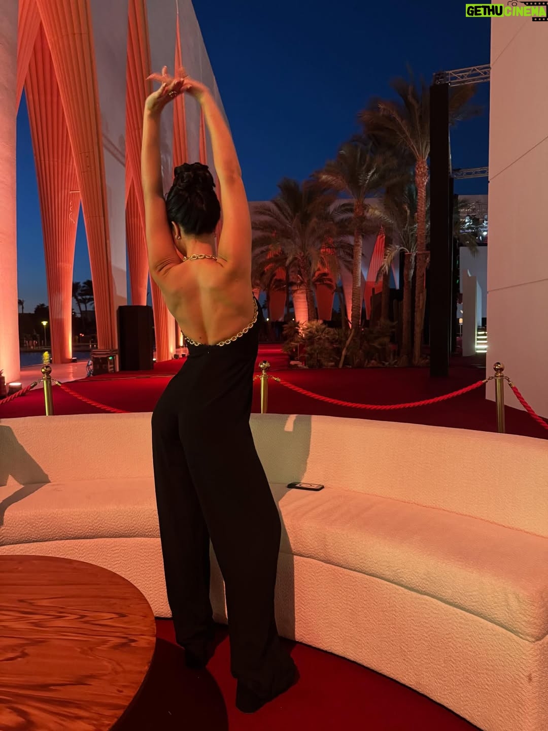Marysole Fertard - 2.2K Likes - trip to @gff 

@eleonore.heuze Queen 

@bashparis to shine on sunshine

Mommy pour garder la tête sur les épaules