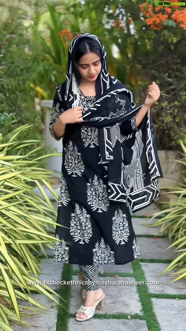 Mashura Basheer - 761 Likes - Elegance is her everyday mood 🖤
Shop Now - www.fitcheckethnicsbymashurabasheer.com