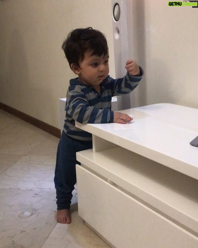Matin Sotudeh - 36.4K Likes - از عشق تاجداران در چرخ او چو باران
آن جا قبا چه باشد ای خوش کمر به رقص آ
@rayanfazeli 💃🏻💃🏻💃🏻🤣🤣🤣