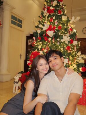 Maudy Effrosina Instagram - Wrapped in warmth and joy, Merry Christmas🫶🏼