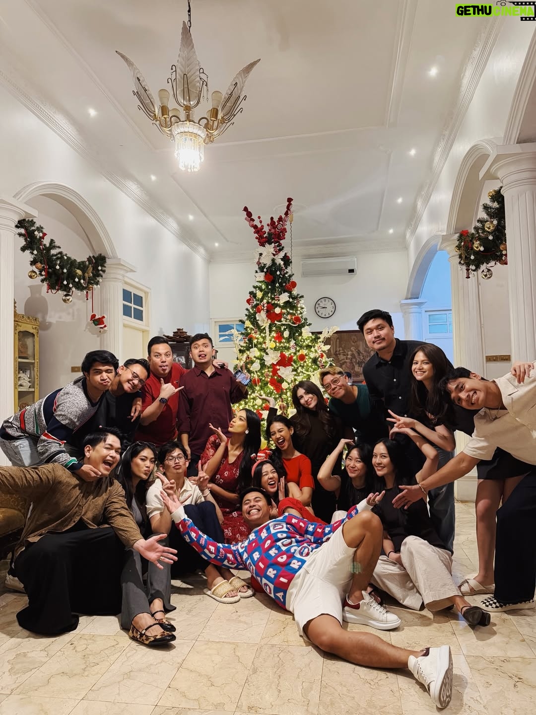 Maudy Effrosina - 375.5K Likes - Wrapped in warmth and joy, Merry Christmas🫶🏼