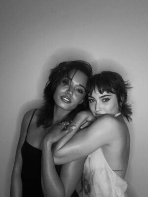 Mavournee Hazel Instagram - added 5 years to my lifespan because i got ready with a girlfriend and took photos before going out @liviaswann 🦢🏹🤍