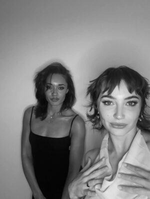 Mavournee Hazel Instagram - added 5 years to my lifespan because i got ready with a girlfriend and took photos before going out @liviaswann 🦢🏹🤍