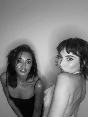 Mavournee Hazel Instagram - added 5 years to my lifespan because i got ready with a girlfriend and took photos before going out @liviaswann 🦢🏹🤍