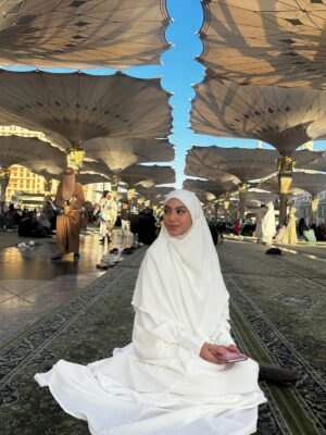 Mawar Rashid Instagram - In the calm of Madinah.
السلام عليك يا رسول الله ﷺ
@ikhlasbrunei