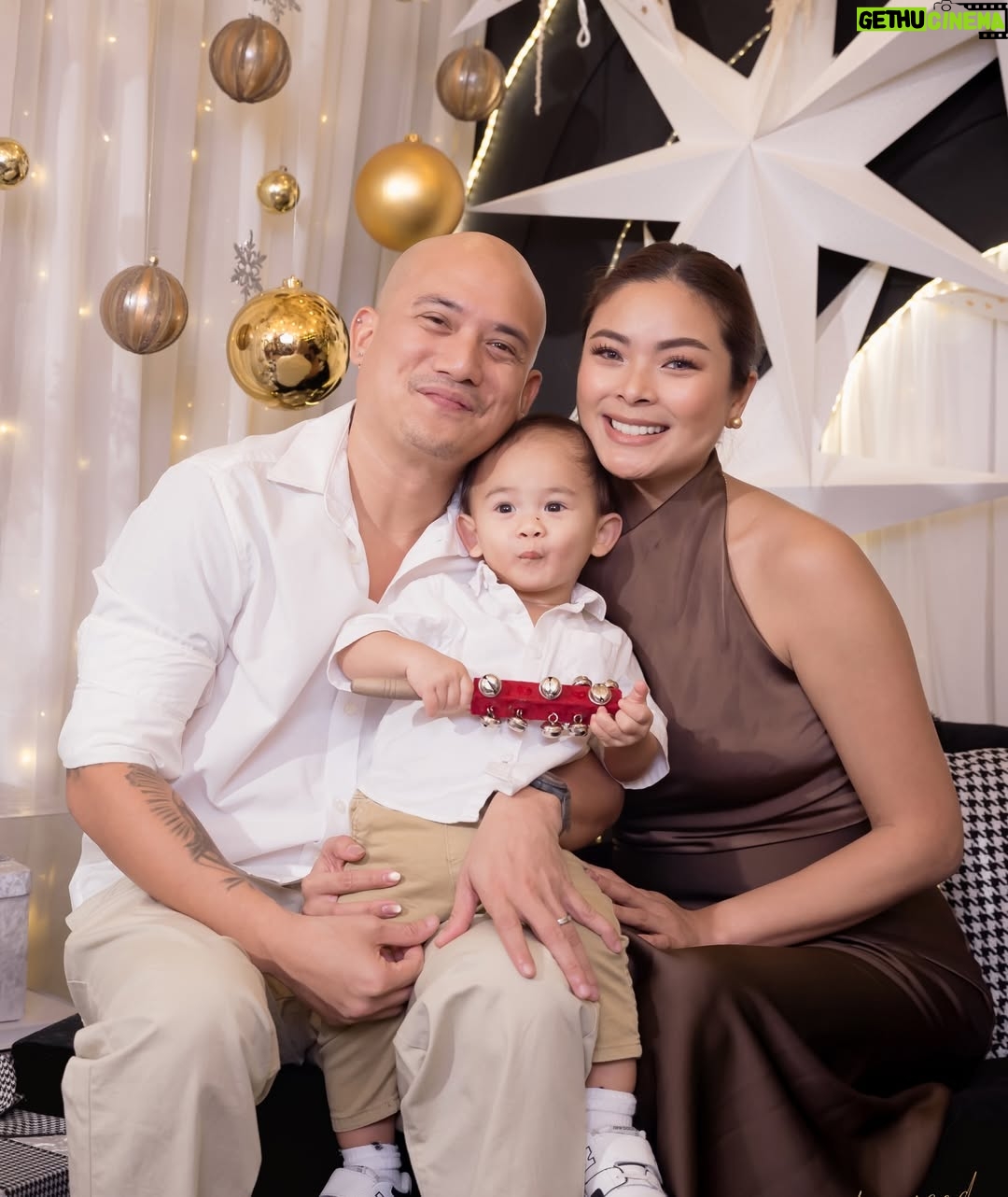 Maxine Medina - 378 Likes - Warm greetings from our little family. 🤎 #MEDINALLANA2025

@bundleofjoystudioph
