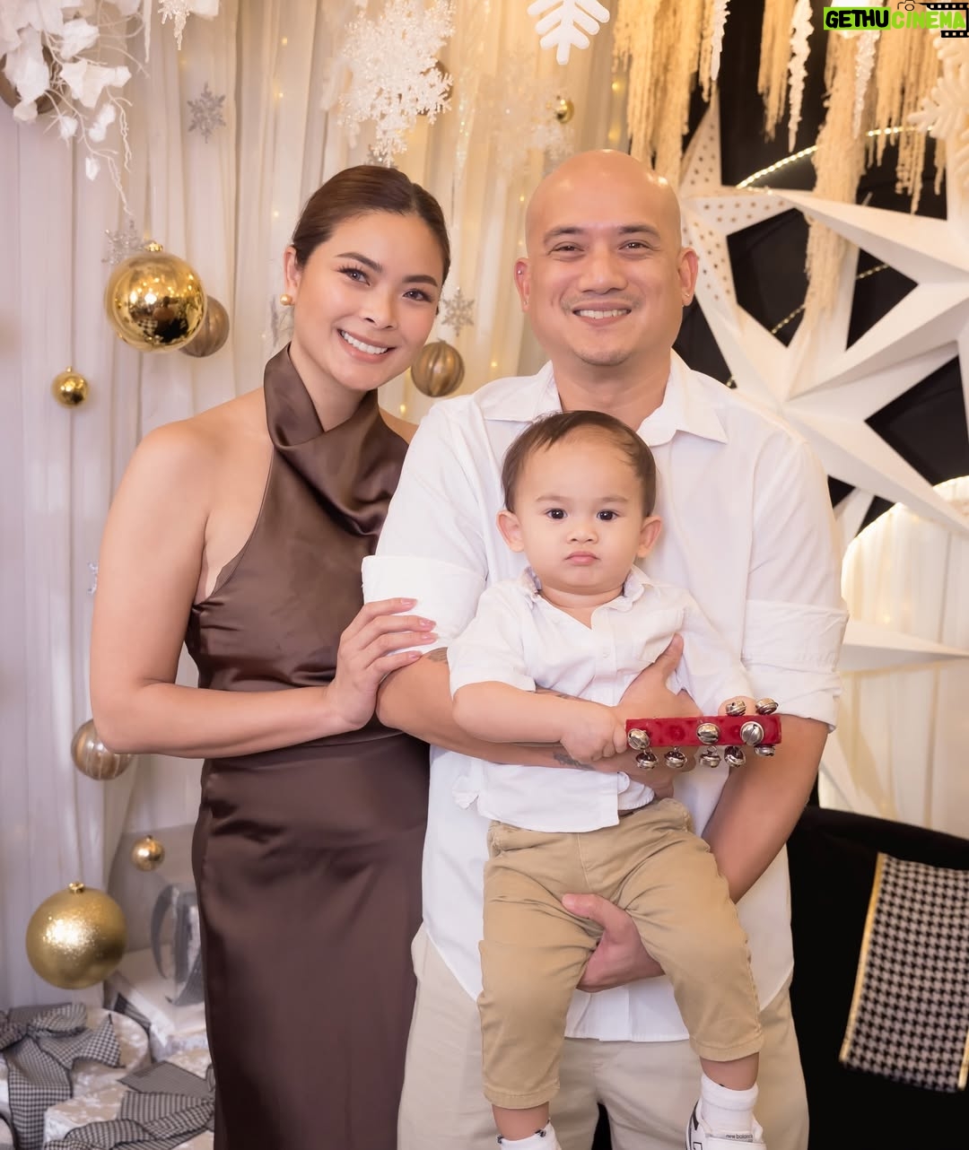 Maxine Medina - 378 Likes - Warm greetings from our little family. 🤎 #MEDINALLANA2025

@bundleofjoystudioph