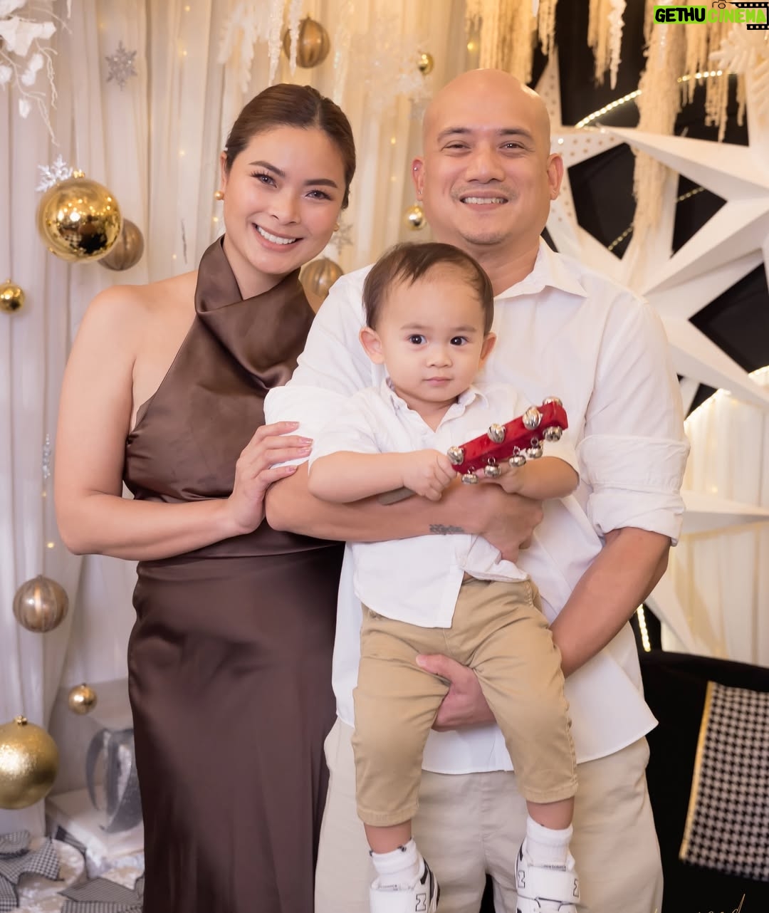 Maxine Medina - 378 Likes - Warm greetings from our little family. 🤎 #MEDINALLANA2025

@bundleofjoystudioph