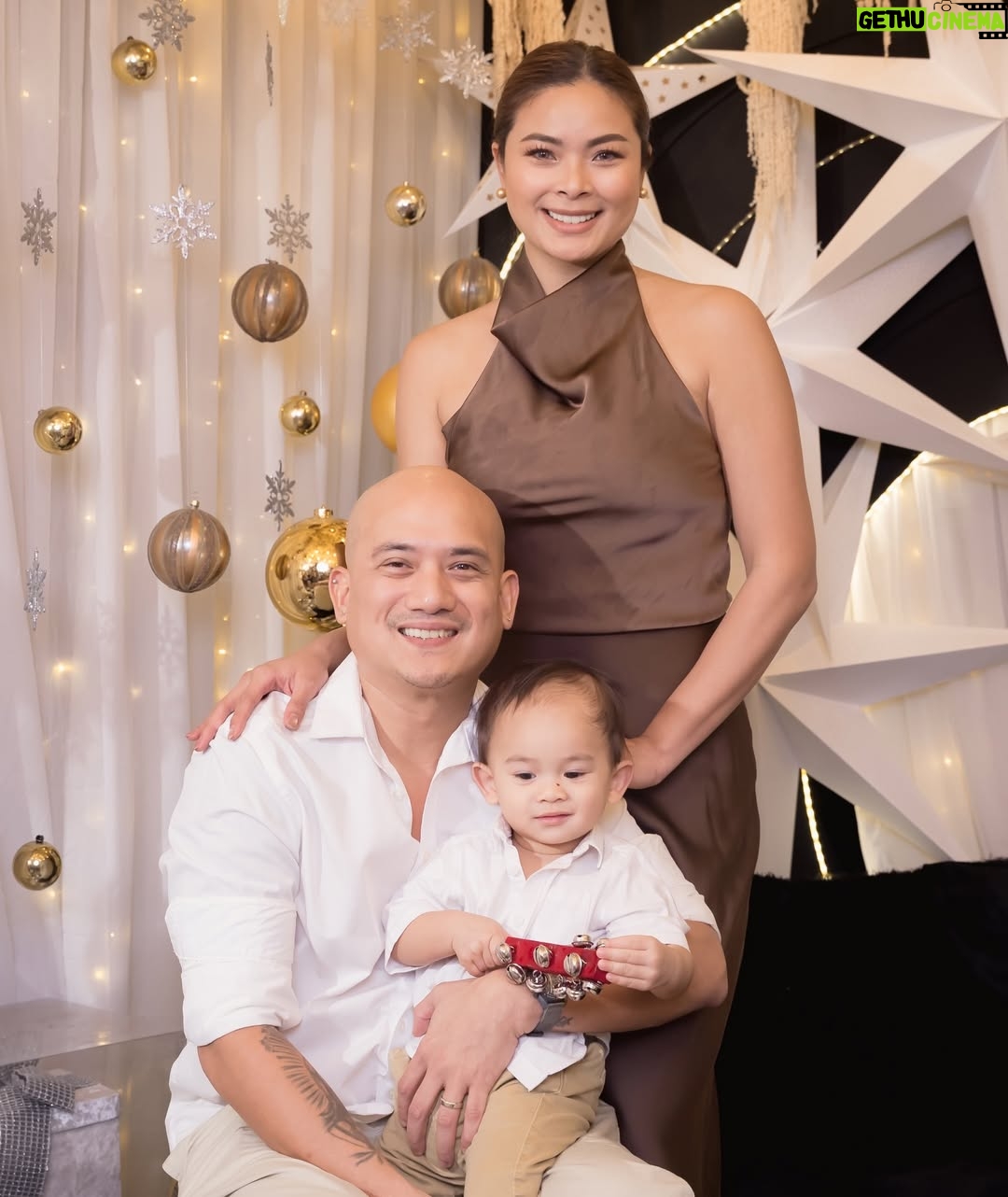Maxine Medina - 378 Likes - Warm greetings from our little family. 🤎 #MEDINALLANA2025

@bundleofjoystudioph