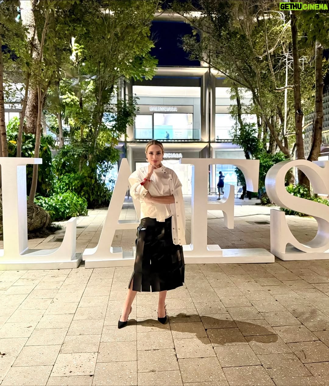 Mayra Farret - 571 Likes - What a week! @latinamericanfashionsummit left me beyond inspired. ✨
So many amazing connections with Latin America’s top designers, creative minds, and fashion leaders.
Can’t believe it was my first time attending — definitely not the last! 🫶

———————————————————————————

Qué experiencia tan inspiradora en el Latin American Fashion Summit.
Conecté con mentes brillantes, diseñadores increíbles y líderes que están redefiniendo la moda latinoamericana.
✨ Ya quiero que sea el próximo año.