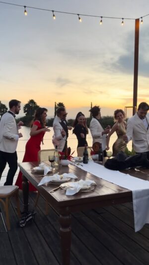 Mayrín Villanueva Instagram - Con toda la actitud y amor por este proyecto!! @corazondeoro.of