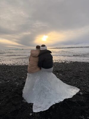 Mayrín Villanueva Instagram - 😍todo junto a ti es más bonito @juliahdzv ❄️😍