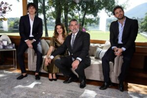 Mayrín Villanueva Instagram - De mis proyectos más amados!!❤️ al@lado de mi @eduardosantamarinamx y compañeros que disfruto tanto