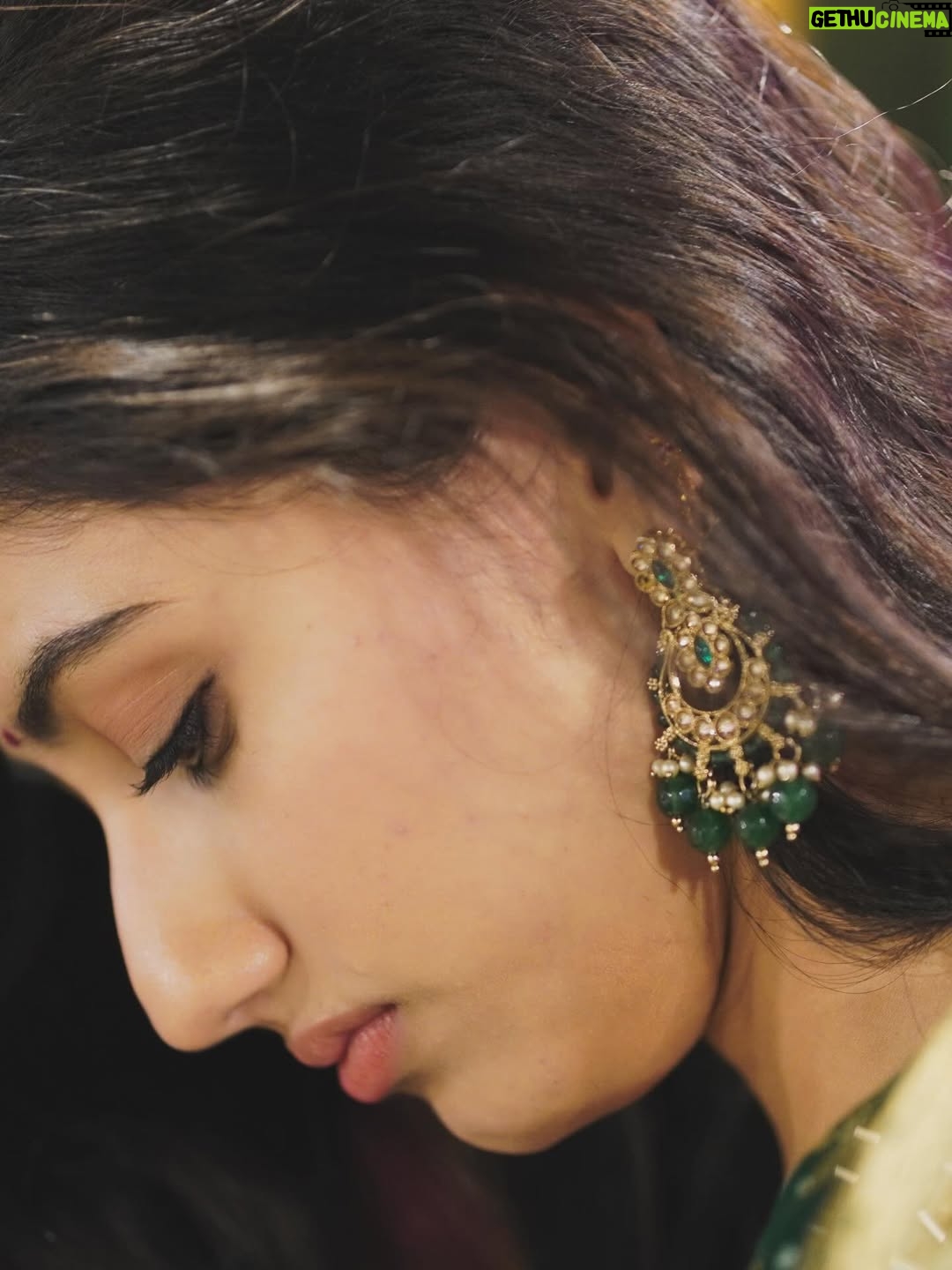 Mazel Vyas - 16.1K Likes - ✨🪷🦢
.
.
.
#traditional #shadiseason #ishq #ootd #indian 

( Traditionally me, shadi wala feel, ethnic style, dil se, ootd, fashion, Indian attire, soft desi, mood )