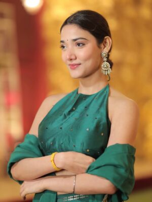 Medha Shankar Instagram - Every girl’s December wedding guide- Clicking 1500 pictures, dancing till we drop, unrestrained pani puri consumption, pretending we’re not cold in our backless blouse🤓