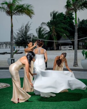 Meena Ally Instagram - All because we fell in love, still celebrating forever🥰❤️
Grateful for family and memories that will last forever💕🫶
#myday #weddingday #dsforever26