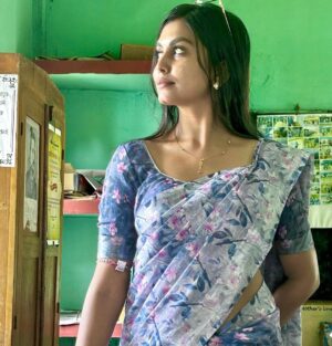 Meenakshi Borah Instagram - Swipe right… it gets better 😉
.
.
.
.
.
#explore