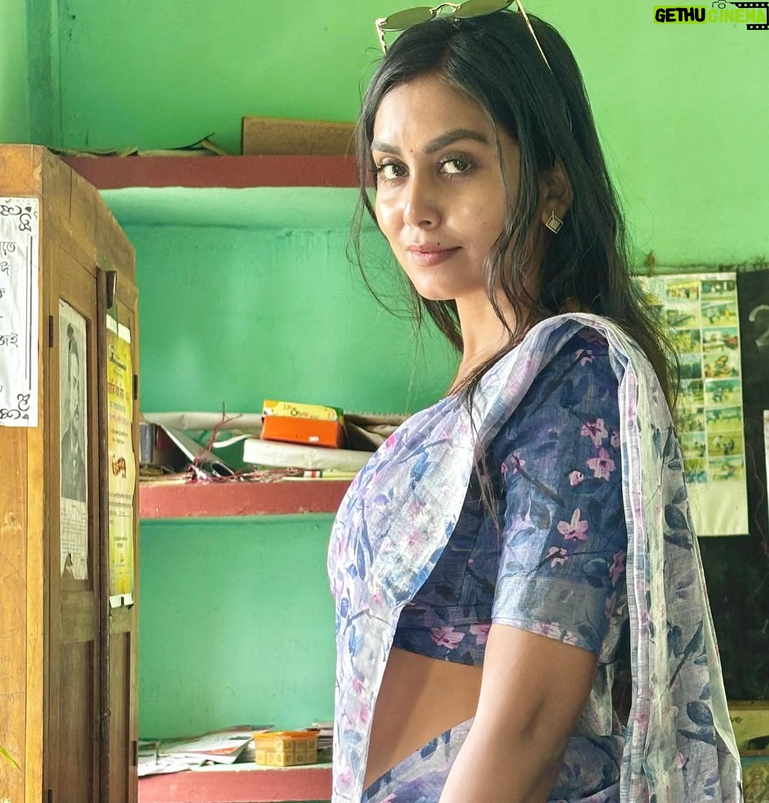 Meenakshi Borah - 32.6K Likes - Swipe right… it gets better 😉
.
.
.
.
.
#explore