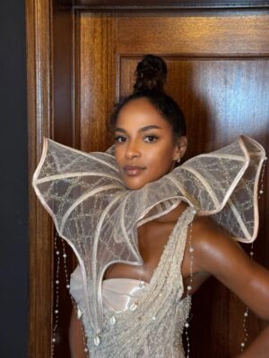 Megalyn Echikunwoke Instagram - I’ll never take for granted that I am doing the thing I dreamt of doing as a little girl. It’s such a privilege and a gift.  @itsmomcrae you inspire the hell out of me. Making movies is not easy! But when you are lucky enough to have collaborators and supporters like these you can do anything. @andscape @scottyeye @traction_hq @john_rosario @scalablecontent @jas_summers @evanbane @hulu Thank you for trusting me to help tell this beautiful haunting story with you! To all of the talented people who worked on this film I am humbled and forever indebted to you. 

Thank you to my amazing glam dream team for always making a girl feel like a billion! 
@ugomozie 💃🏾
@larryjarahsims 💇🏾‍♀️
@joannasimkin 💄

Architectural goddess dress: @anayacollection ✨

Emerald goddess dress: custom @elevensixteen @ugomozie 

Jewels: @azature and @amanitomi
Shoes: @gianvitorossi

STAY is now streaming on @hulu 👻

Ps. I’d like to thank the Academy @academymuseum for re-upholstering all of the seats in the theater  just for me. 😋
💚🫶🏾💚🫶🏾