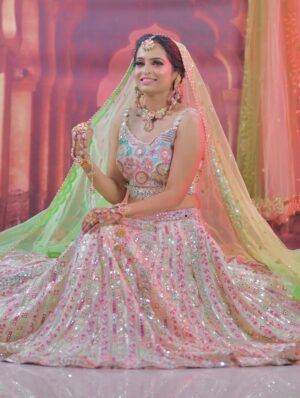 Megha Jayashree Pawar Instagram - Nainon Se Jab Woh Kare Chhedkhani,
Dil Thaame Reh Jaye, Prem Deewani🙈🧿❤️

#preety #newlife #vibewithme