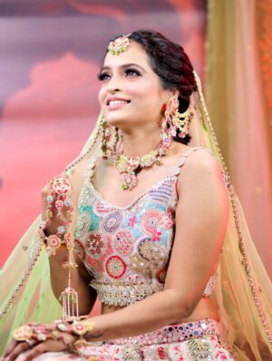 Megha Jayashree Pawar Instagram - Nainon Se Jab Woh Kare Chhedkhani,
Dil Thaame Reh Jaye, Prem Deewani🙈🧿❤️

#preety #newlife #vibewithme
