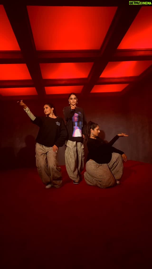 Meghna Chakraborty - 43.9K Likes - my soul sistas 💕
.
.
dc: @eshhpat @meghnac3 
🎥: @redllama.media