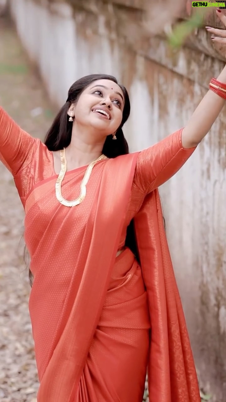 Meghna Vincent - 9.2K Likes - ✨ Rusty Red Premium Soft Silk Saree ✨
A shade that celebrates tradition, confidence & timeless beauty ❤️
Draped in a rich rusty red, this premium soft silk saree brings together

🌿 graceful fall
🌿 subtle shine
🌿 lightweight comfort
🌿 a truly elegant festive look

Perfect for
✨ festivals
✨ temple visits
✨ family functions
✨ special moments where you want to stand out — effortlessly.

💰 Price: ₹1,799
(Premium quality • Boutique finish)
📲 WhatsApp for orders & details:
👉 8075585313
 
Camera @___freeze___frame_ 

Limited pieces available ⏳
First come, first served
#trending #trendingreels #saree #softsilk #silksaree #kanchipuram silk