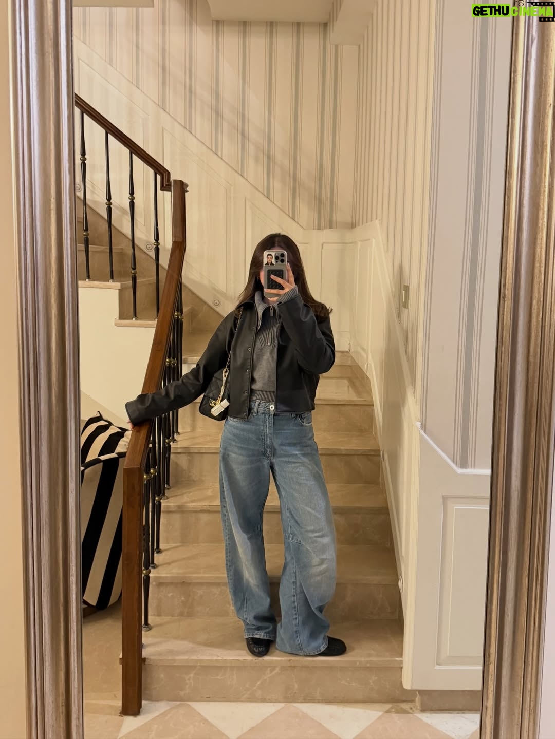 Mehak Bakshi - 4.1K Likes - me and my outfits 🥰