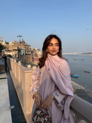 Mehak Bakshi Instagram - every year begins here - Kashi-Banaras-Varanasi🔱🙏🏻❤️