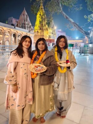 Mehak Bakshi Instagram - every year begins here - Kashi-Banaras-Varanasi🔱🙏🏻❤️