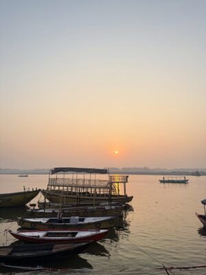 Mehak Bakshi Instagram - every year begins here - Kashi-Banaras-Varanasi🔱🙏🏻❤️