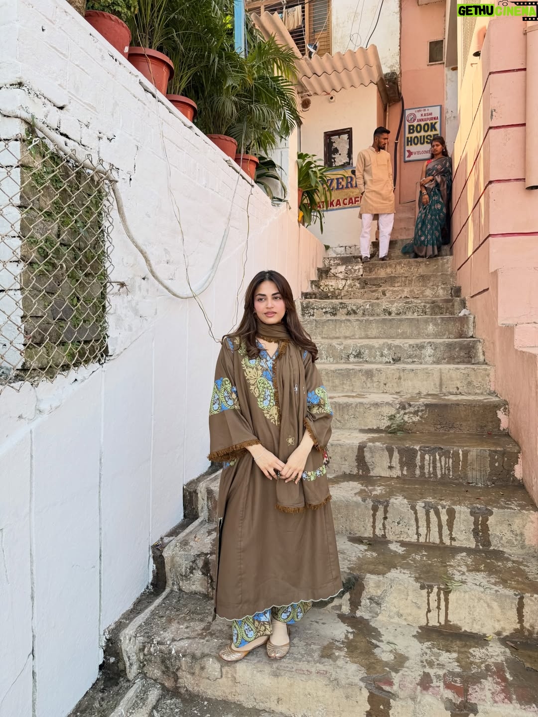 Mehak Bakshi - 33.4K Likes - every year begins here - Kashi-Banaras-Varanasi🔱🙏🏻❤️