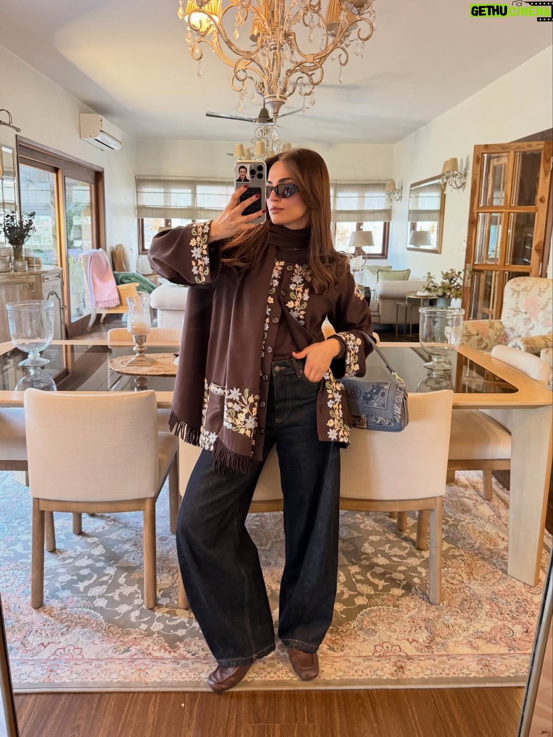 Mehak Bakshi - 4.1K Likes - me and my outfits 🥰