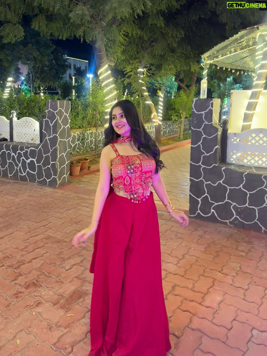 Mehak Bhagtani - 50.2K Likes - Okay caption it for me ______💗
.
.
.
.
#trend #explore #fyp #viral #explorepage✨