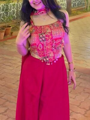 Mehak Bhagtani Instagram - Okay caption it for me ______💗
.
.
.
.
#trend #explore #fyp #viral #explorepage✨