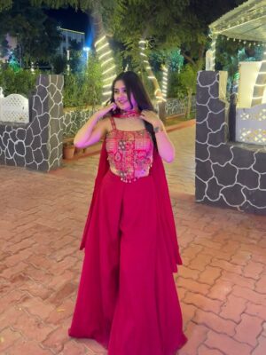 Mehak Bhagtani Instagram - Okay caption it for me ______💗
.
.
.
.
#trend #explore #fyp #viral #explorepage✨