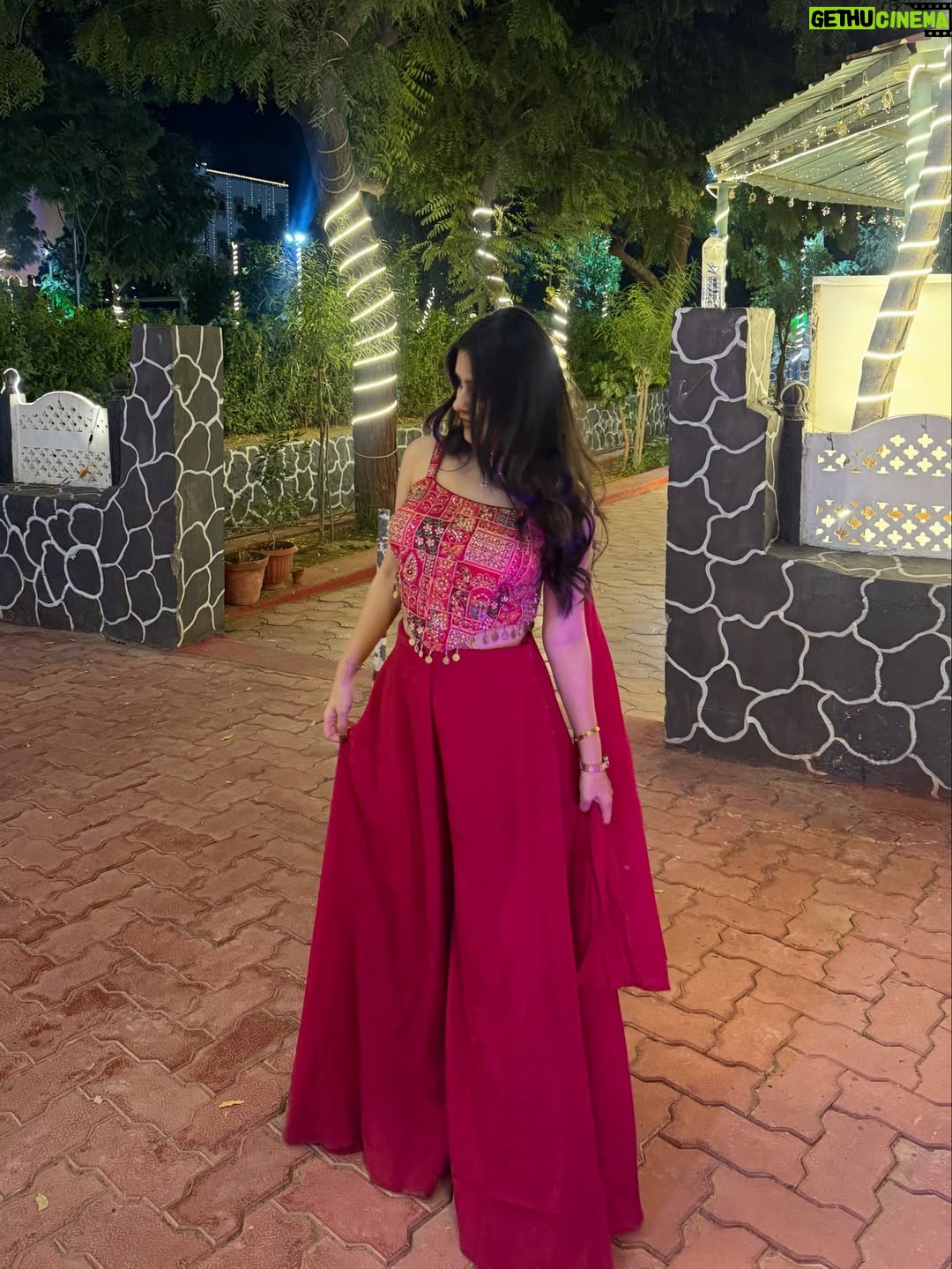 Mehak Bhagtani - 50.2K Likes - Okay caption it for me ______💗
.
.
.
.
#trend #explore #fyp #viral #explorepage✨