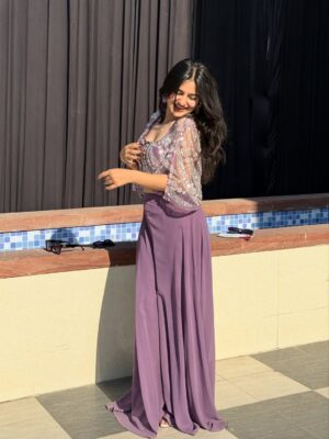 Mehak Bhagtani Instagram - 💜🪻
.
.
.
.
#trend #fyp #viral #explore #post