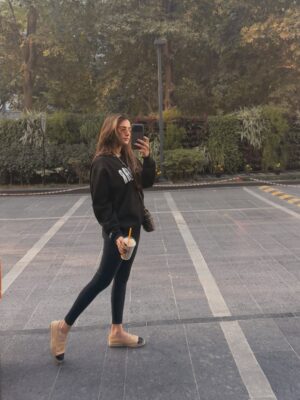 Meher Taluja Instagram - january crumbs🍪

1. mandatory coffee runs 
2. found a new place in gtown - HQ27 @coffee.island.in 
3. movement with @b.studioindia 
4. cute brunch fit 
5. spotting the best looks @kanikagoyallabel 
6. unwinding at my favourite @potenzawellness 
7. is it even winter without a cute fur jacket @meshabyamisha 
8. sweatshirt that states the truth 
9. another fav fit 
10. adulting = cute corners at home @acquadiparma 
11. goal for the year - be calm. 
12. working on the go 
13. Korean lipstick find that I’m obsessed with @muzigae_mansion 
14. cropped trench of my dreams @shopxdelilah