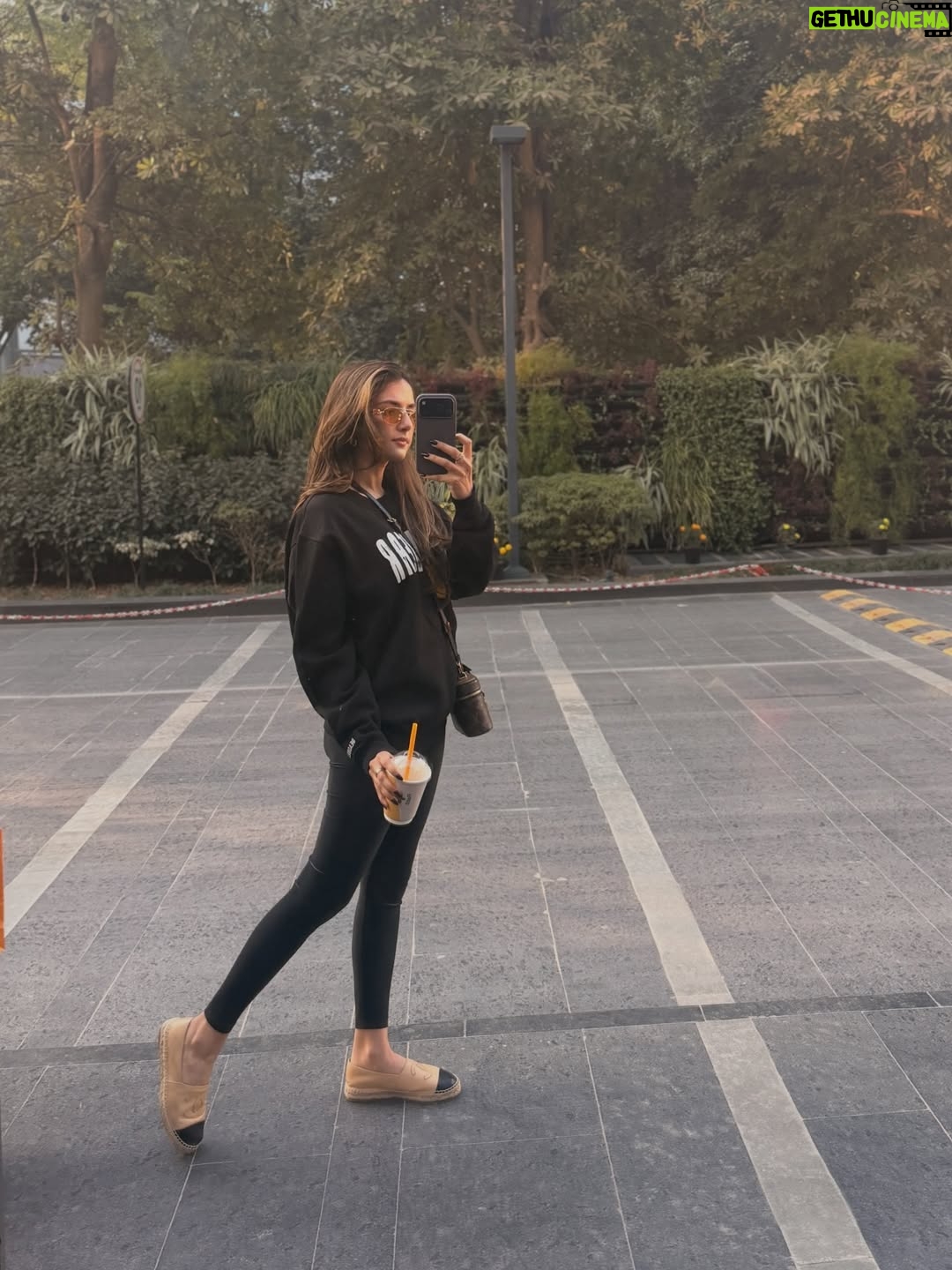 Meher Taluja - 2.3K Likes - january crumbs🍪

1. mandatory coffee runs 
2. found a new place in gtown - HQ27 @coffee.island.in 
3. movement with @b.studioindia 
4. cute brunch fit 
5. spotting the best looks @kanikagoyallabel 
6. unwinding at my favourite @potenzawellness 
7. is it even winter without a cute fur jacket @meshabyamisha 
8. sweatshirt that states the truth 
9. another fav fit 
10. adulting = cute corners at home @acquadiparma 
11. goal for the year - be calm. 
12. working on the go 
13. Korean lipstick find that I’m obsessed with @muzigae_mansion 
14. cropped trench of my dreams @shopxdelilah
