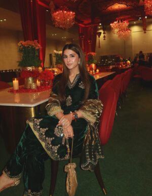 Meher Taluja Instagram - Lohri outfit inspo💚

Wearing : @dohrindia