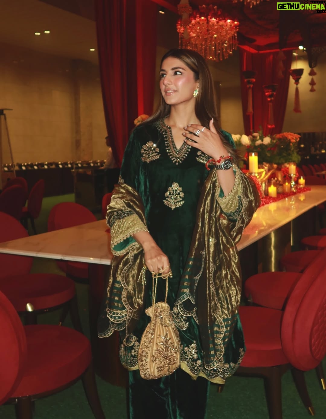 Meher Taluja - 3.1K Likes - Lohri outfit inspo💚

Wearing : @dohrindia