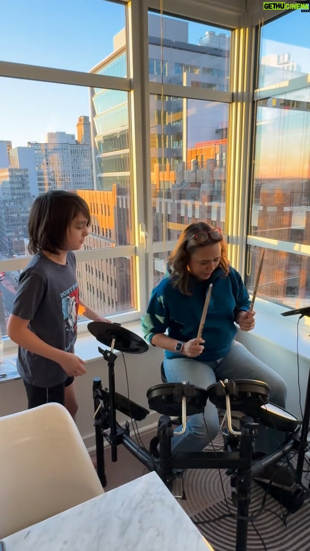 Mehreen Jabbar - 689 Likes - Aman trying his best to teach me and hopefully one day I will get the rhythm…