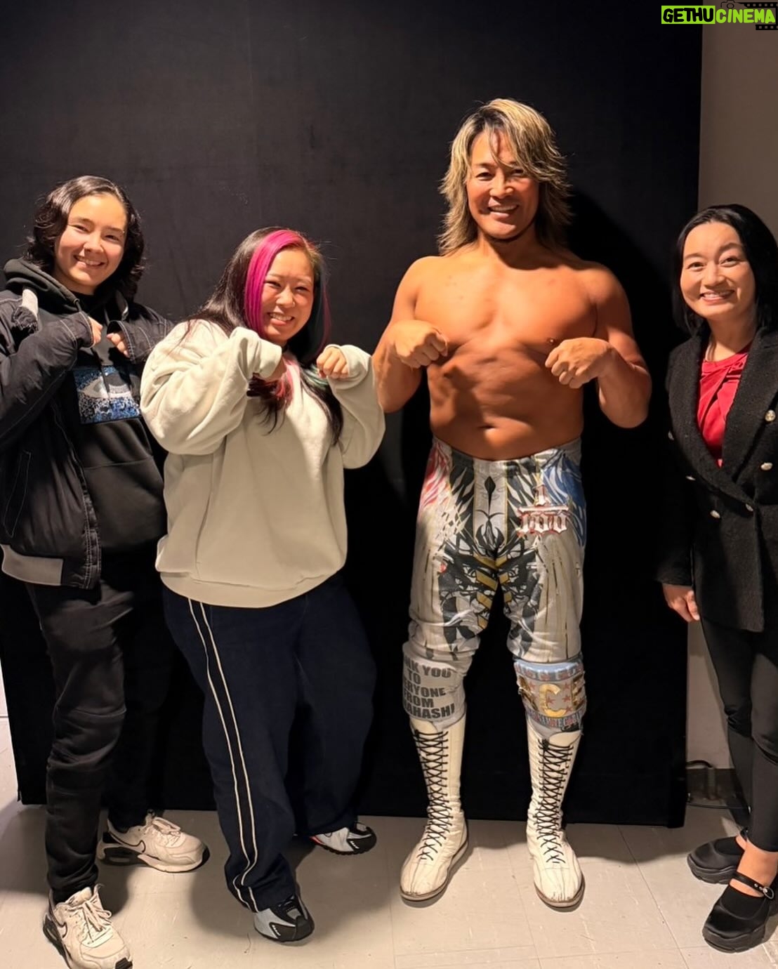 Meiko Satomura - 3.8K Likes - 今日は棚橋弘至選手の引退の日。
私の引退の際にメッセージをいただき、あの時はまだまだ先のような気がしていた。
プロレス界に多大なる貢献をしていただきありがとうございました！　
週刊プロレスでの表紙、東北放送での対談も最高⤴️でした‼️
たまにこういう刺激があるからトップをとることに喜びを感じたものです。
これからの方がプロレス界でお世話になるかと思います。
今日の引退試合、精一杯応援しましょう‼️
#棚橋弘至引退　#SENJO #週刊プロレス