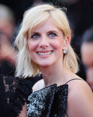 Mélanie Laurent Instagram - Mélanie attends the "Qui brille au combat" (directed by @josephinejapy) premiere at Cannes Film Festival

Dress : @giorgioarmani 
Styled by @barbaraloison 
Make up by @christophedanchaud_ 
Hair by @rodolfozubizarreta 
Nails by @so.chicbeauty @sophieesnard_ 
Jewelry : @fredjewelry