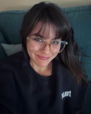 Melis Sevinç Instagram - Deneme 👓 ✂️
(Gerçekten kestirmedim, henüz 🙃)