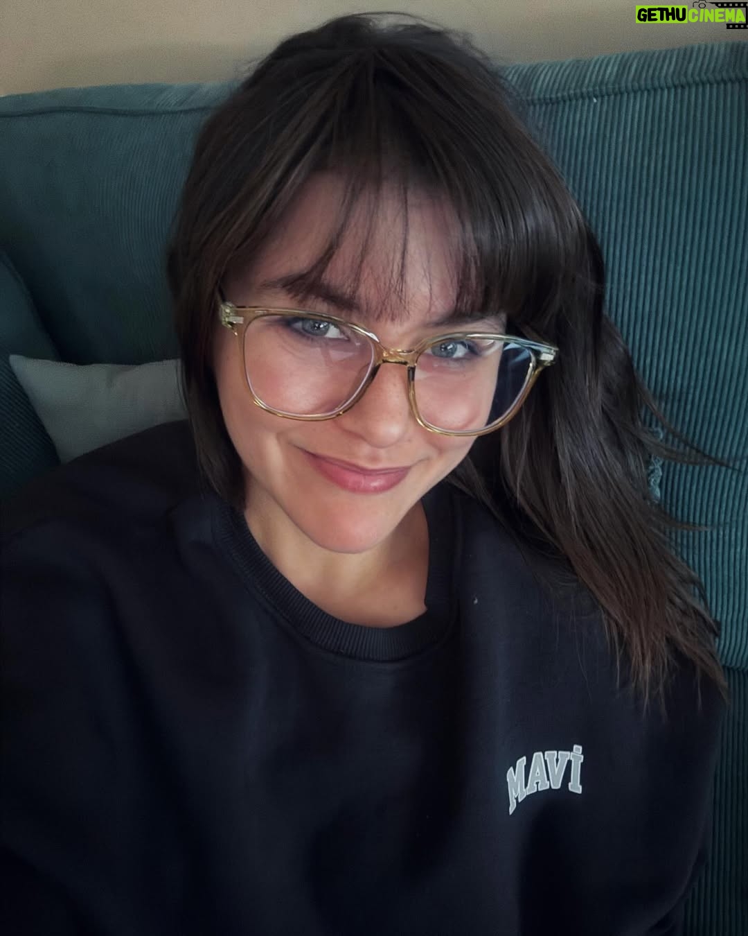 Melis Sevinç - 15.9K Likes - Deneme 👓 ✂️
(Gerçekten kestirmedim, henüz 🙃)