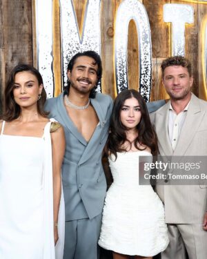 Melissa Collazo Instagram - Motorheads season 1 out May 20th on @primevideo
🤍🏁🤍🏁🤍🏁🤍
Endlessly grateful <3
Makeup: @lilly_keys
Hair: @marktownsend1
Stylist: @britt.theodora